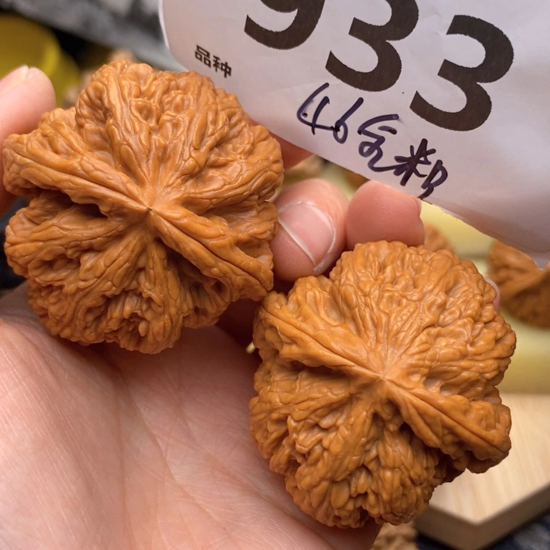 文玩核桃把件933号46quan cu jin