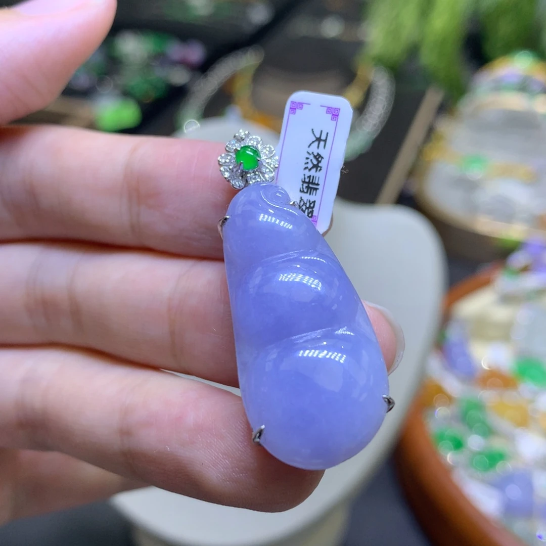 颈饰18K金镶嵌翡翠