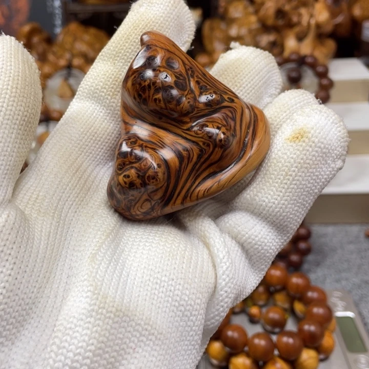 柏木（崖柏）太行崖柏千年石化黑金变异掌中宝