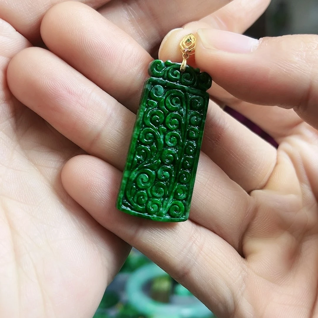 翡翠颈饰18K金镶嵌吊坠