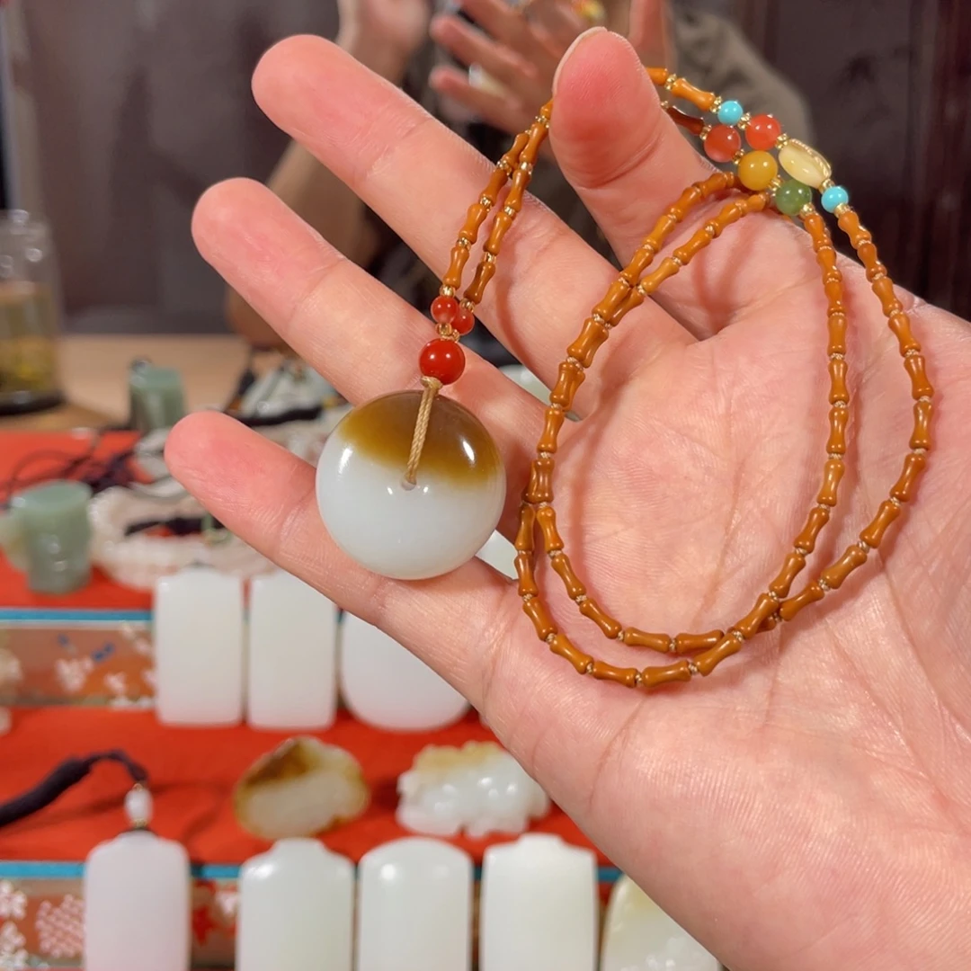 和田玉未镶嵌颈饰