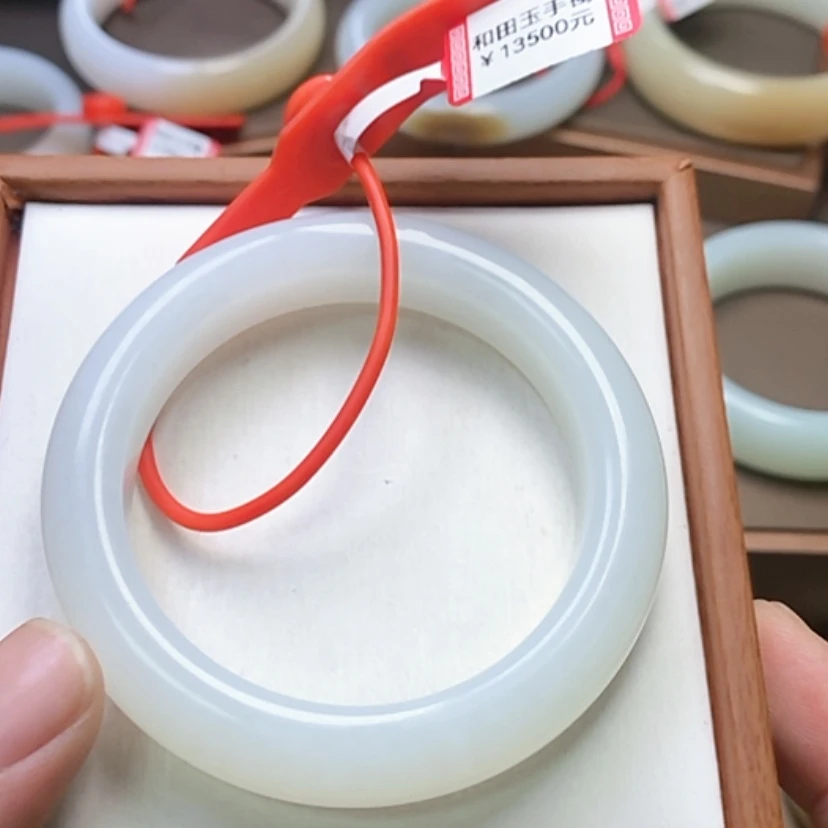 【闪购商品】未镶嵌手镯和田玉兜**糖