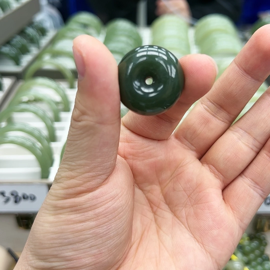 和田玉吊坠(不含链)未镶嵌