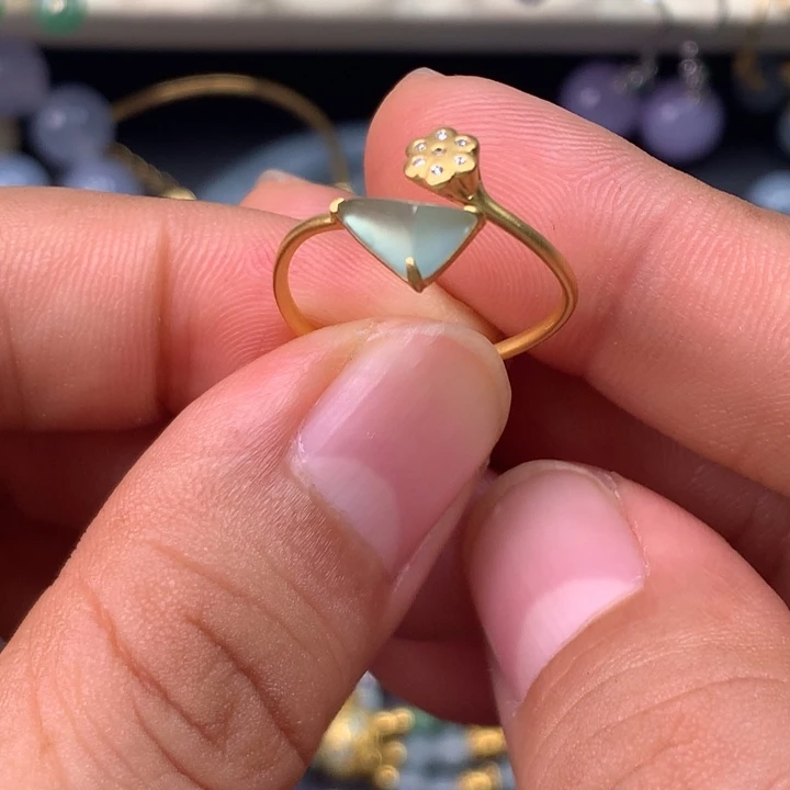 翡翠未镶嵌戒指戒指