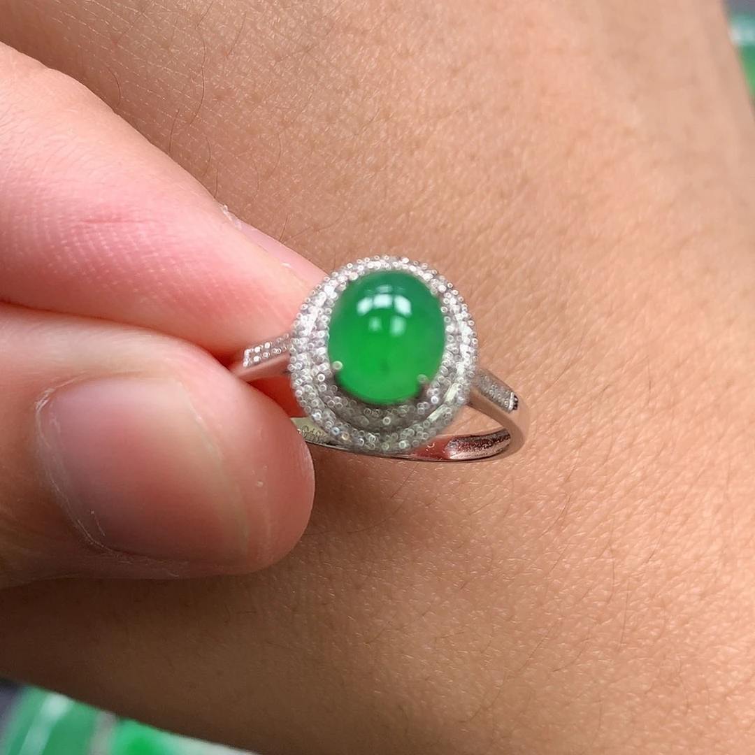 翡翠18K金镶嵌戒指