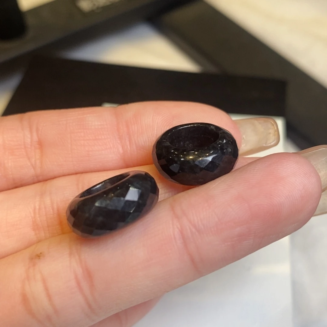 翡翠耳饰未镶嵌黑乌鸡切割面圈圈