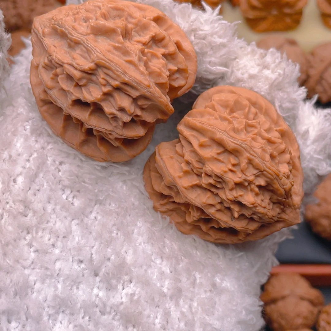 文玩核桃把件我**个43左右老款红灯笼