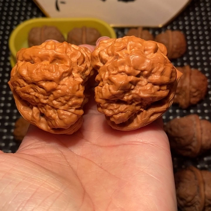 文玩核桃把件三角暴力恶蟾王