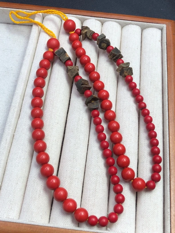 天然辰砂天然朱砂辰砂手机挂小香香的搭配，，指间留香，