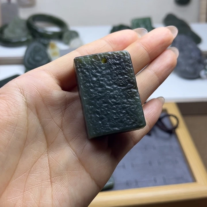 和田玉（糖玉）未镶嵌颈饰