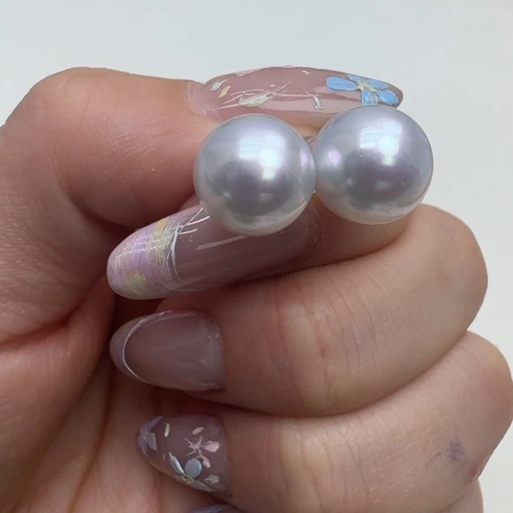 18K金镶嵌海水珍珠耳饰