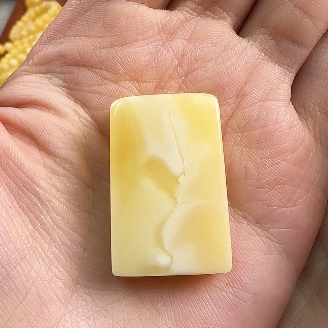 蜜蜡未镶嵌珠宝奇石