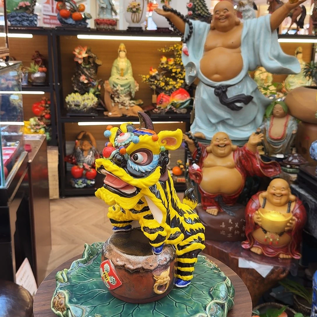 哥***拉陶瓷32高度醒狮精品