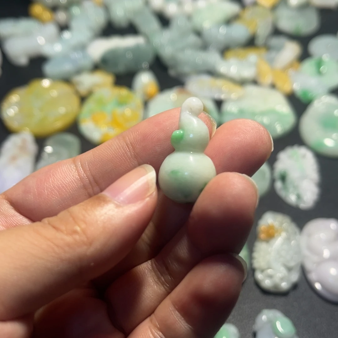 翡翠未镶嵌挂件002