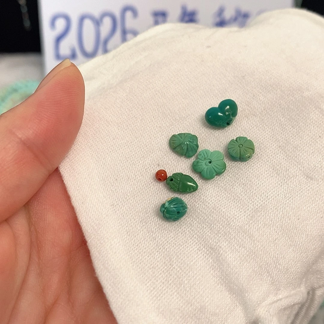 南红玛瑙未镶嵌珠宝奇石