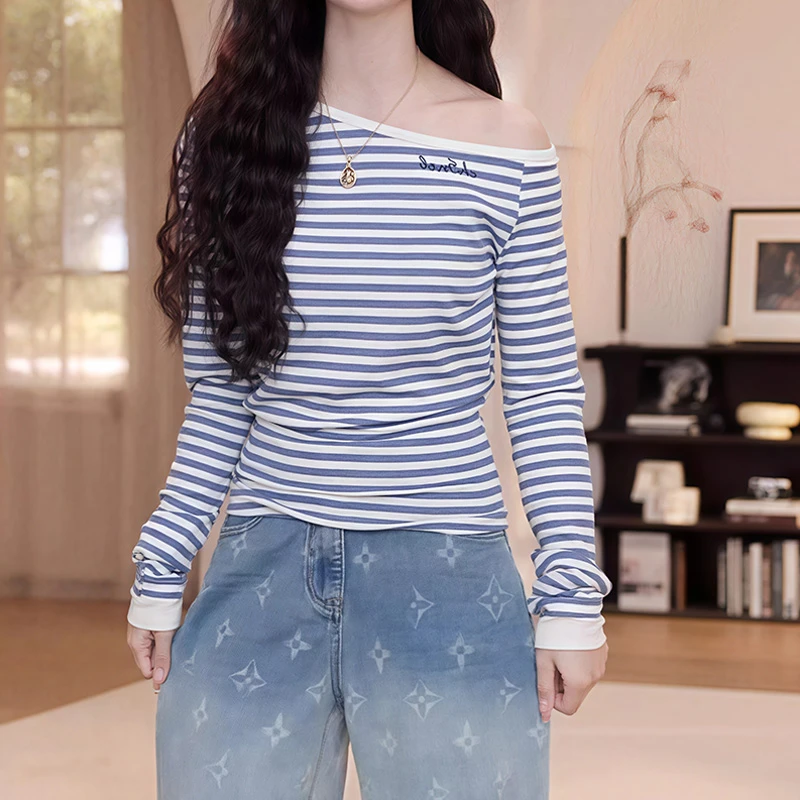 蓝白撞色条纹斜露肩正肩长袖T恤女针织打底新款开春季甜辣chi上衣