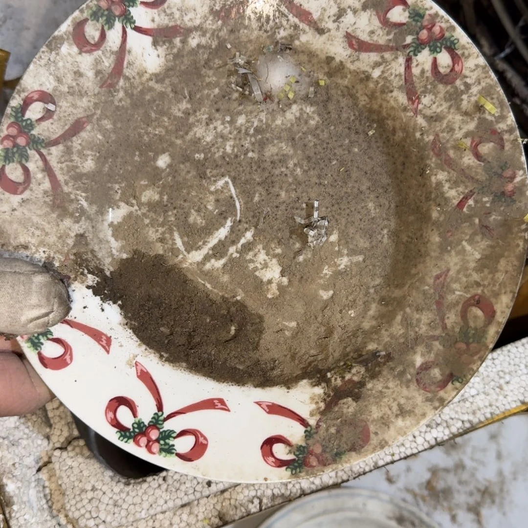 茶盏你就不要和人家在这