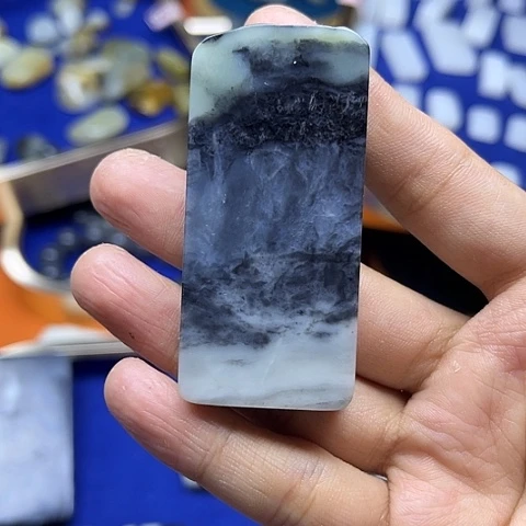 和田玉未镶嵌颈饰冷**观