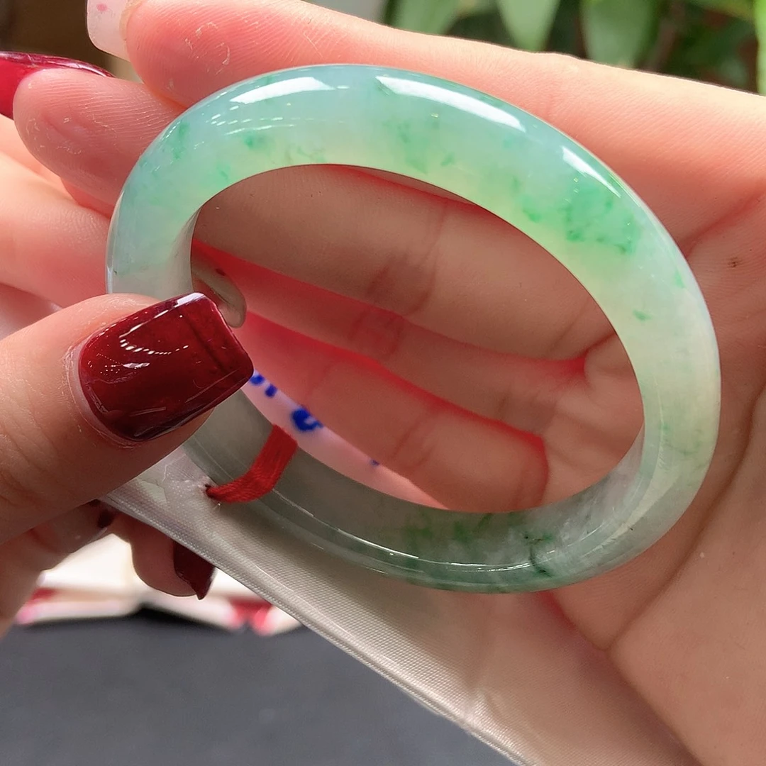 翡翠未镶嵌手镯52贵妃春日绿飘花49号