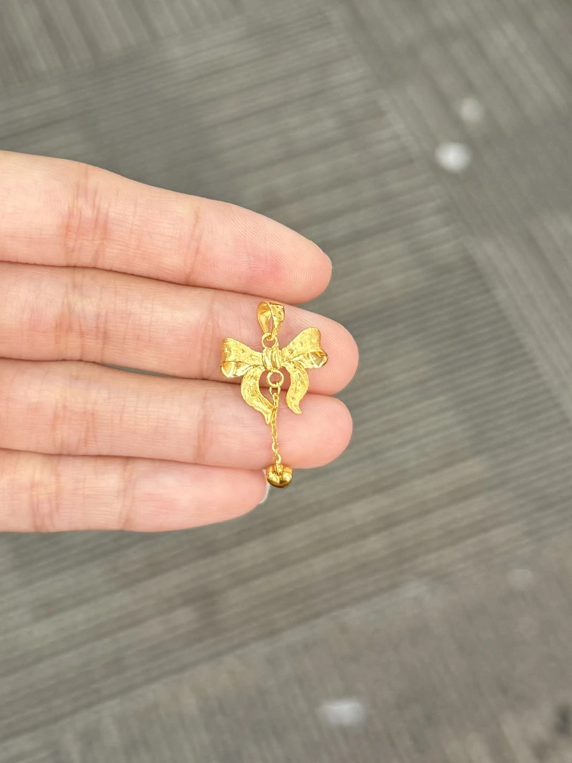 足金999 爱心提溜在逃蝴蝶结吊坠