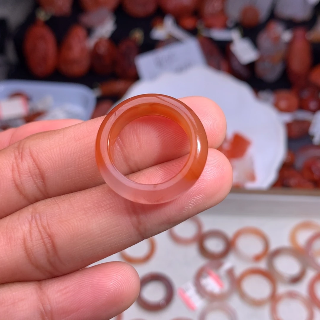 漪***千南红玛瑙未镶嵌珠宝半成品