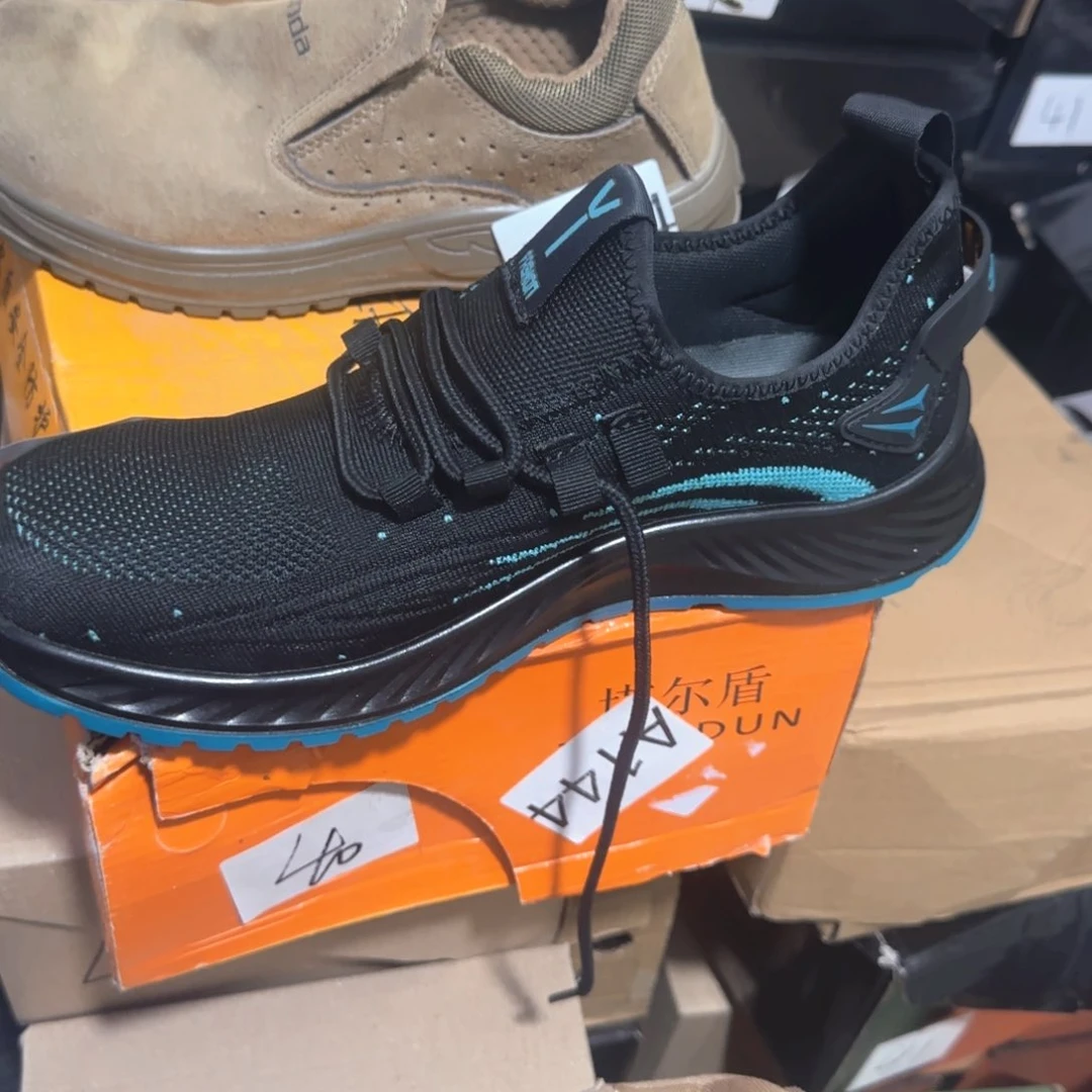防砸防刺劳保鞋。548。42码