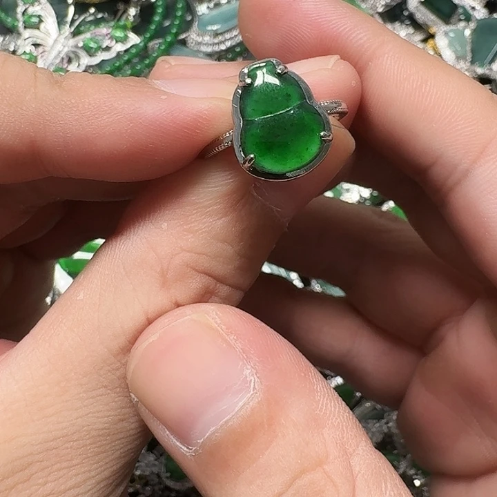 翡翠未镶嵌戒指天然A货翡翠放漏