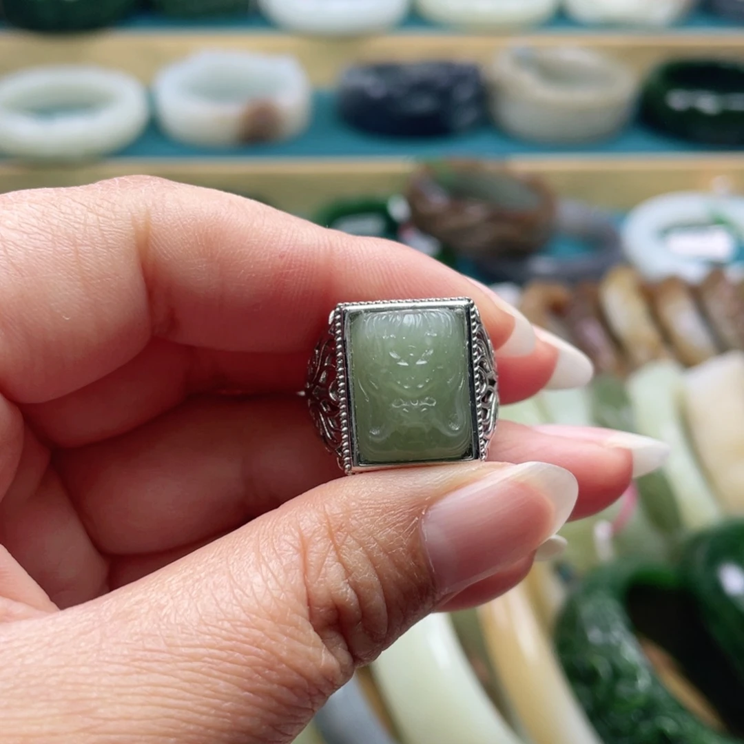 未镶嵌戒指和田玉