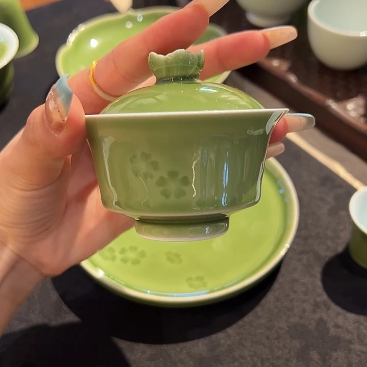 素和烟绿二才盖碗