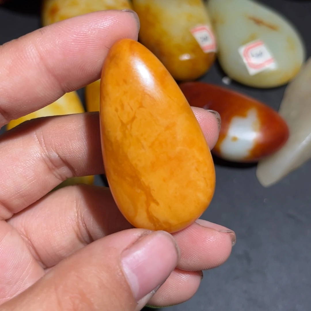 和田玉未镶嵌珠宝奇石