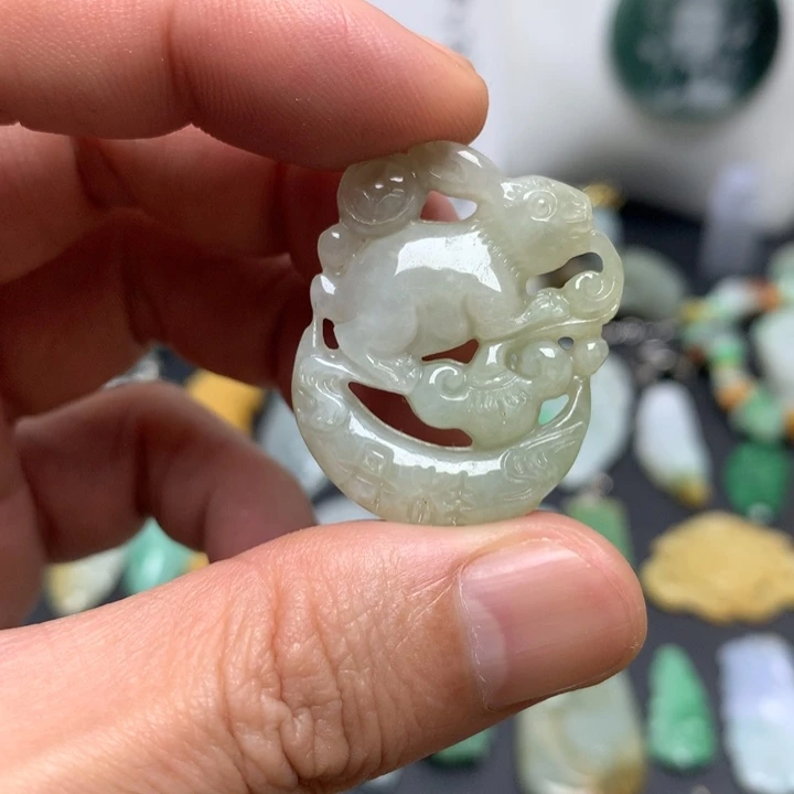 翡翠未镶嵌颈饰天然A货翡翠