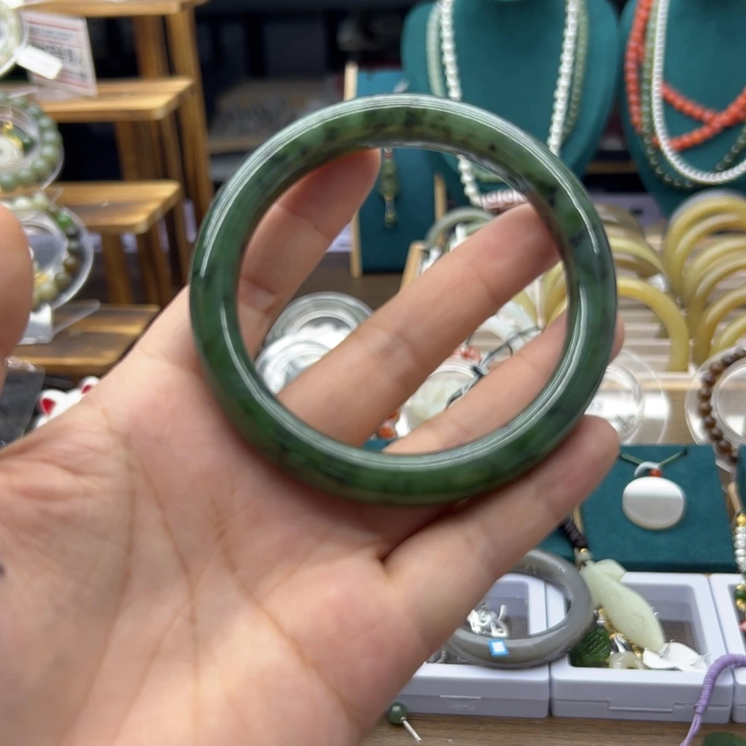 和田玉手镯未镶嵌64圈围3033