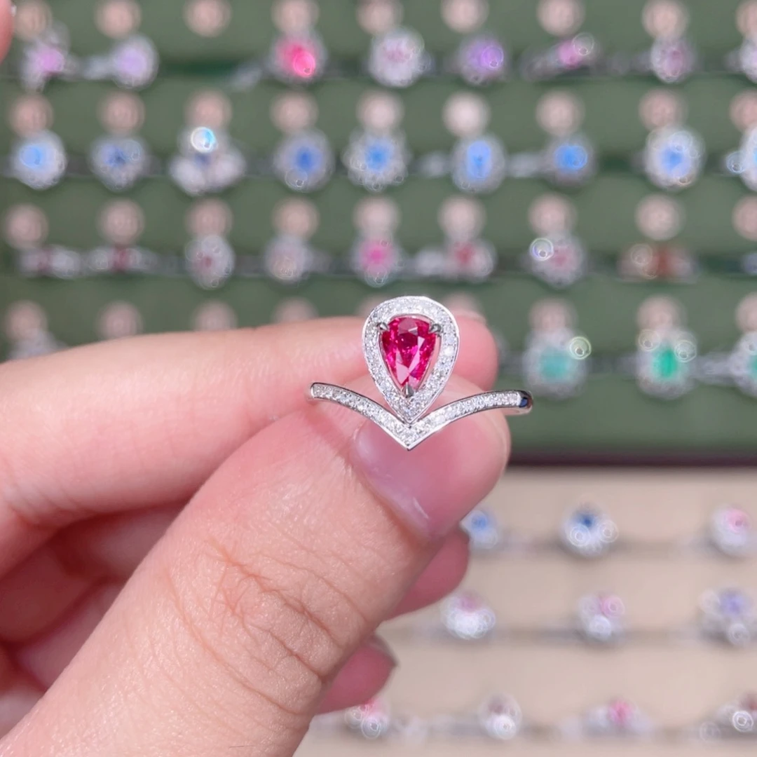 红宝石戒指18K金镶嵌0.6ct 无烧鸽血