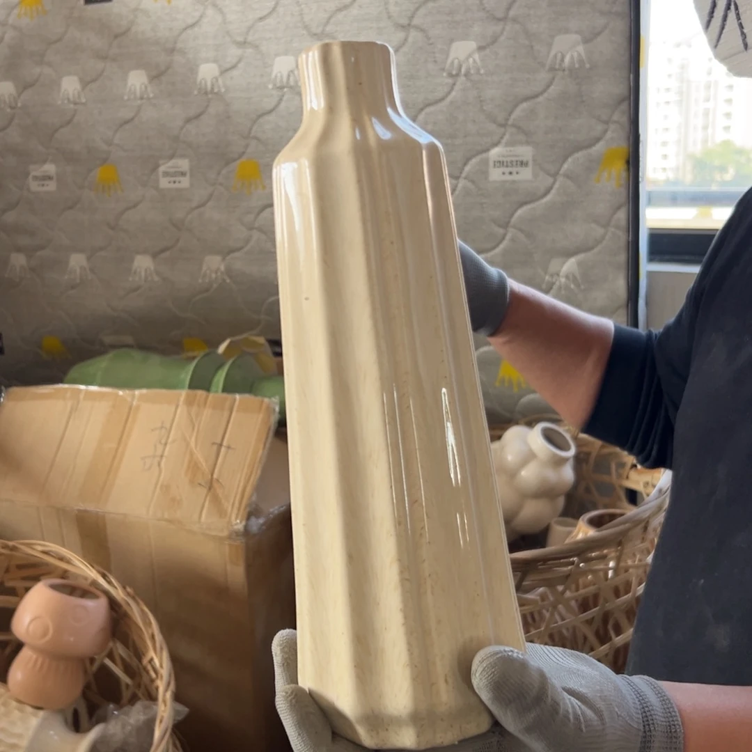 摆件88 号高中低温陶瓷工艺瓶（部分微瑕）