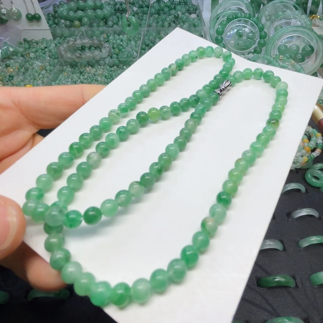 石英质玉（非洲翠）未镶嵌散珠卡5珠子项链