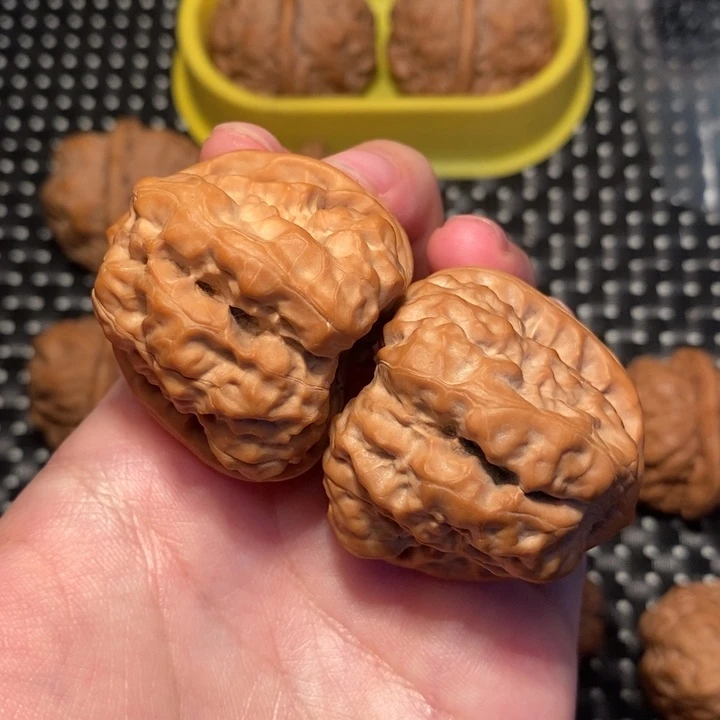 半***见把件文玩核桃暴力肌肉蛙