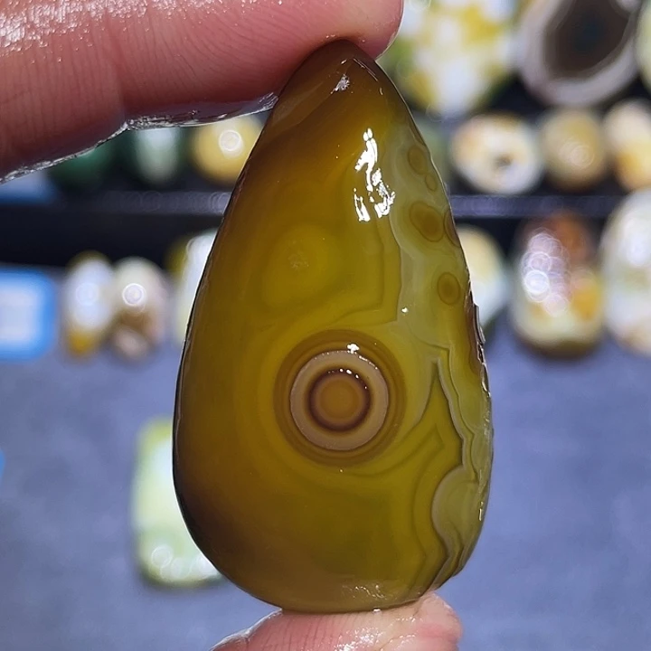 玛瑙/玉髓未镶嵌珠宝奇石