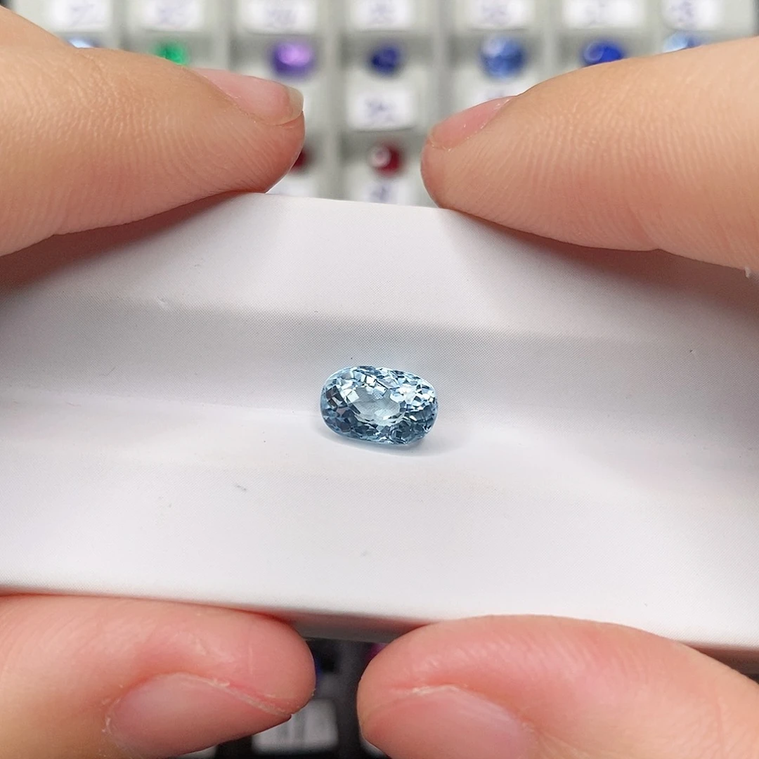 海蓝宝石裸石未镶嵌椭圆火彩不错1.55ct/1896号