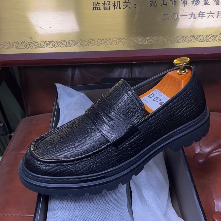 言***许牛皮（革）9-3鲨鱼纹40码