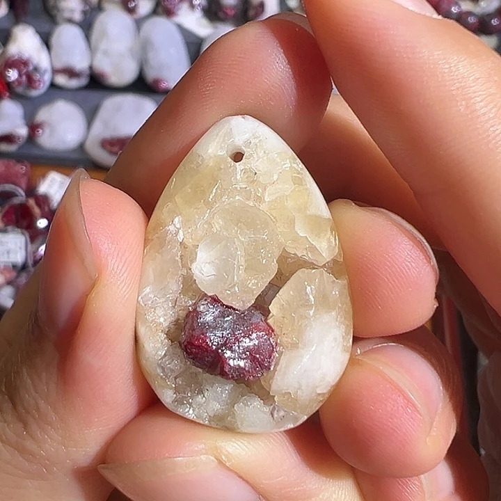 天然辰砂晶体吊坠17