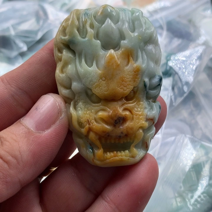 隆***晴翡翠未镶嵌颈饰保真天然a货翡翠