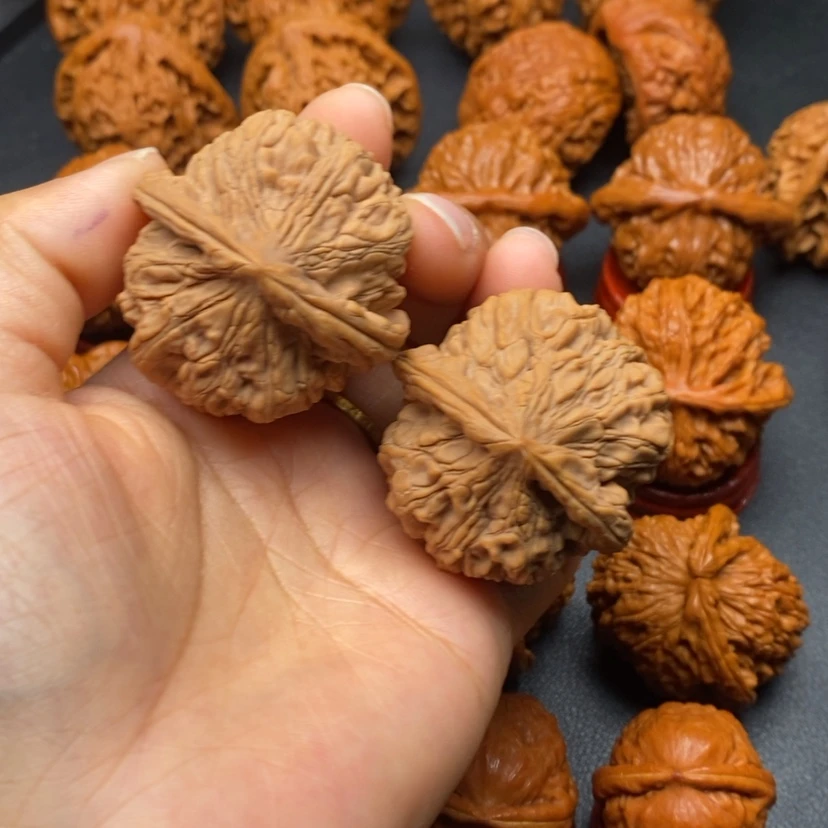 【闪购商品】文玩核桃把件41龙王玉