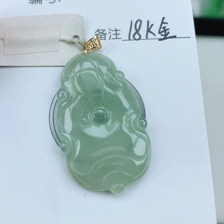 颈饰18K金镶嵌翡翠