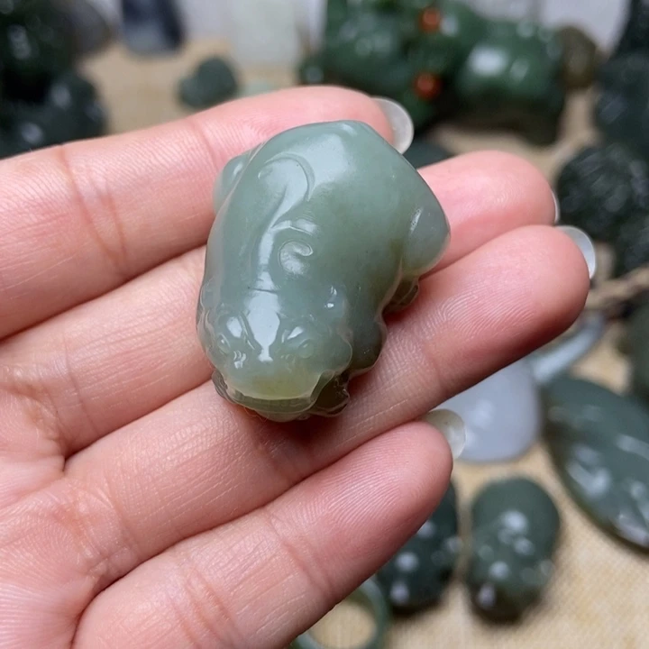 和田玉和田玉未镶嵌赤*