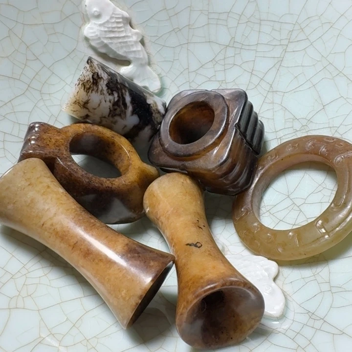 丙***年瓷片双鱼青瓷开片大碗