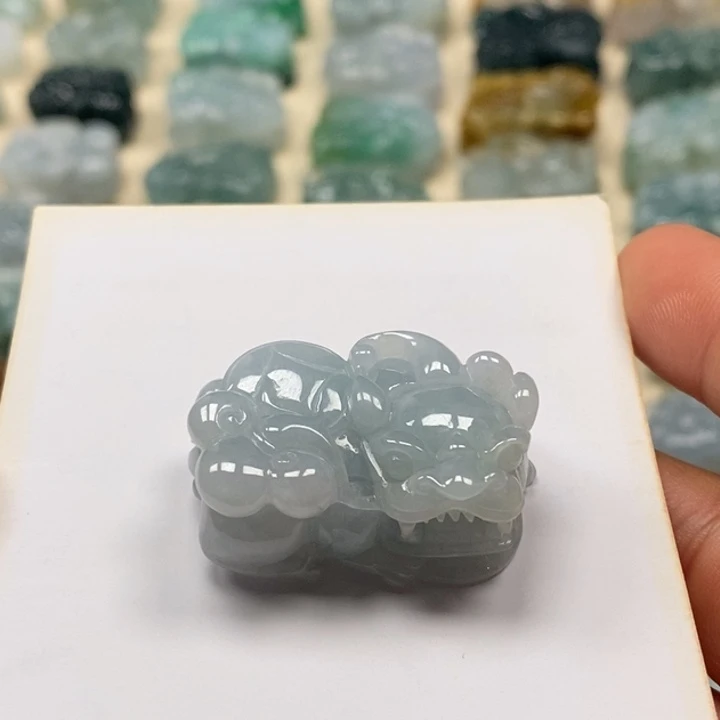 翡翠颈饰未镶嵌天然翡翠貔貅吊坠