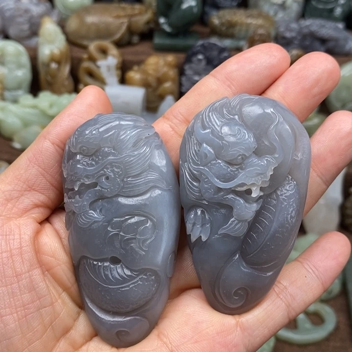 南***柯和田玉未镶嵌颈饰