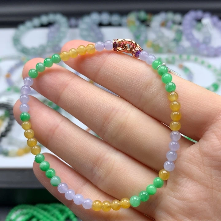 翡翠手镯未镶嵌翡翠