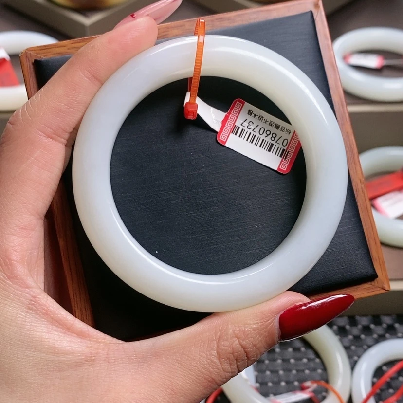 【闪购商品】和田玉手镯未镶嵌璟**妈