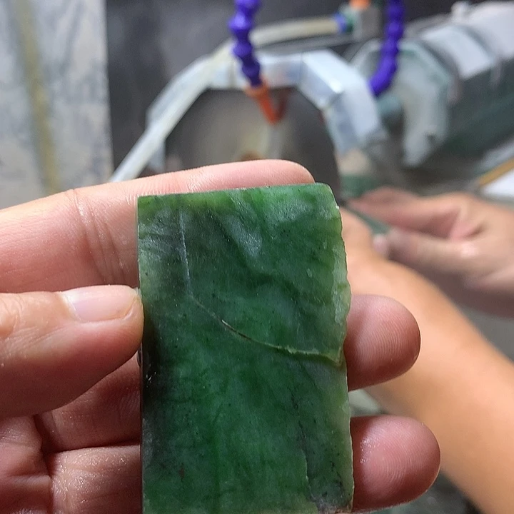 颈饰未镶嵌和田玉（糖玉）